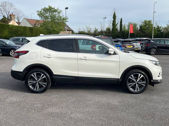 2017 Nissan Qashqai 1.2 DiG-T N-Connecta 5dr