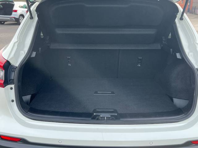 2017 Nissan Qashqai 1.2 DiG-T N-Connecta 5dr