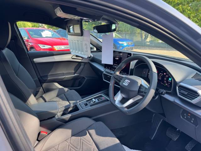 2025 SEAT Leon FR Sport 1.5 eTSI DSG 150