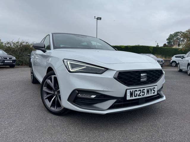 SEAT Leon 1.5 LEON FR SPORT TSI EVO Hatchback Petrol Glacial White