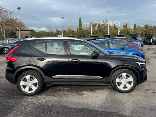 2022 Volvo XC40 2.0 B3P Core 5dr Auto