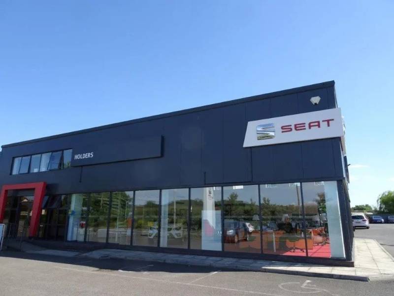 Exterior of a SEAT car dealership building